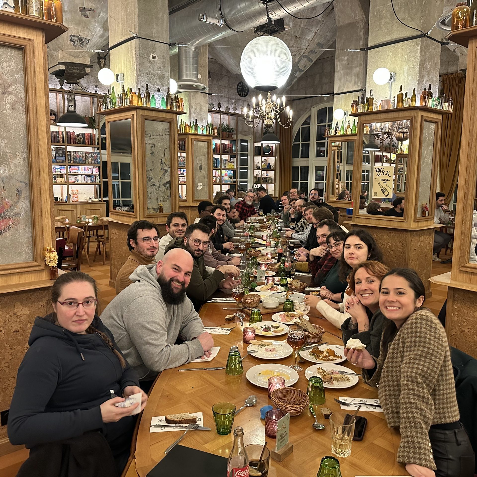 Photo de groupe soirée de fin d'année 2025